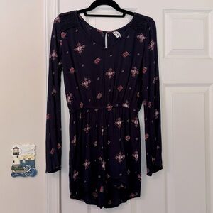 Mudd Floral Bell Sleeve Boho Romper With Shoulder Lace Design